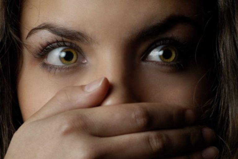 Θεσσαλονίκη: Καταγγέλλει τον σύζυγό της για βιασμό με υπνωτικά, «η ζωή μου έχει γίνει κόλαση»